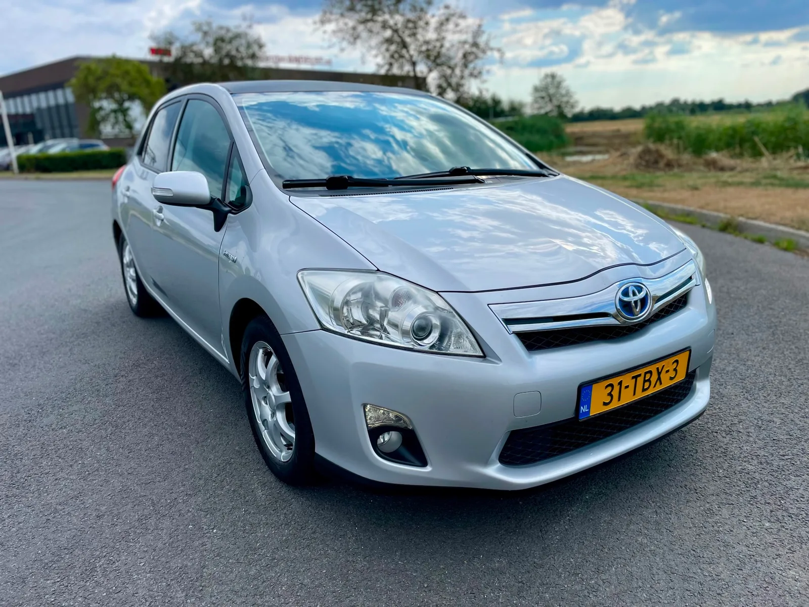 Toyota Auris (2012) — foto 1