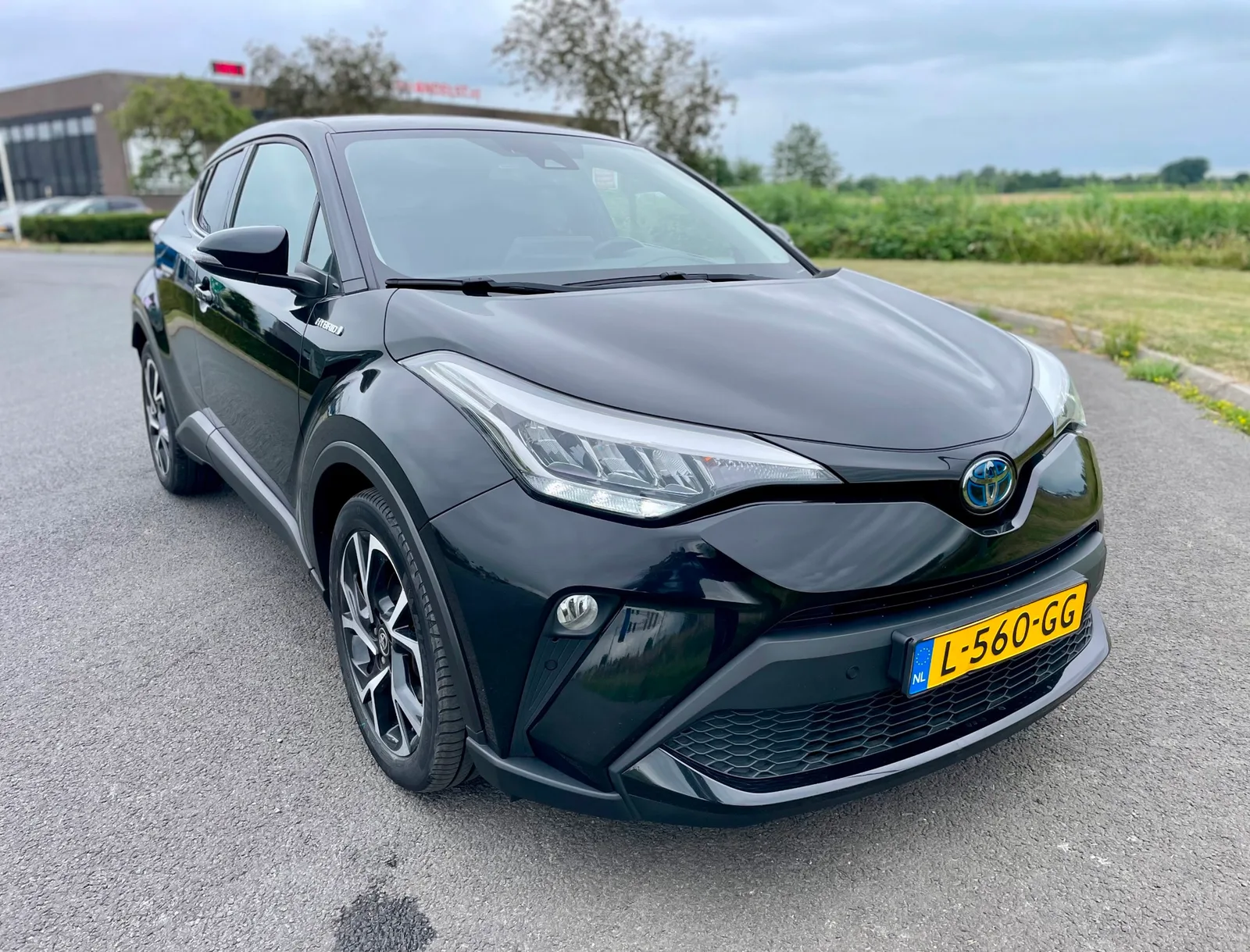 Toyota C-HR (2021) — foto 1