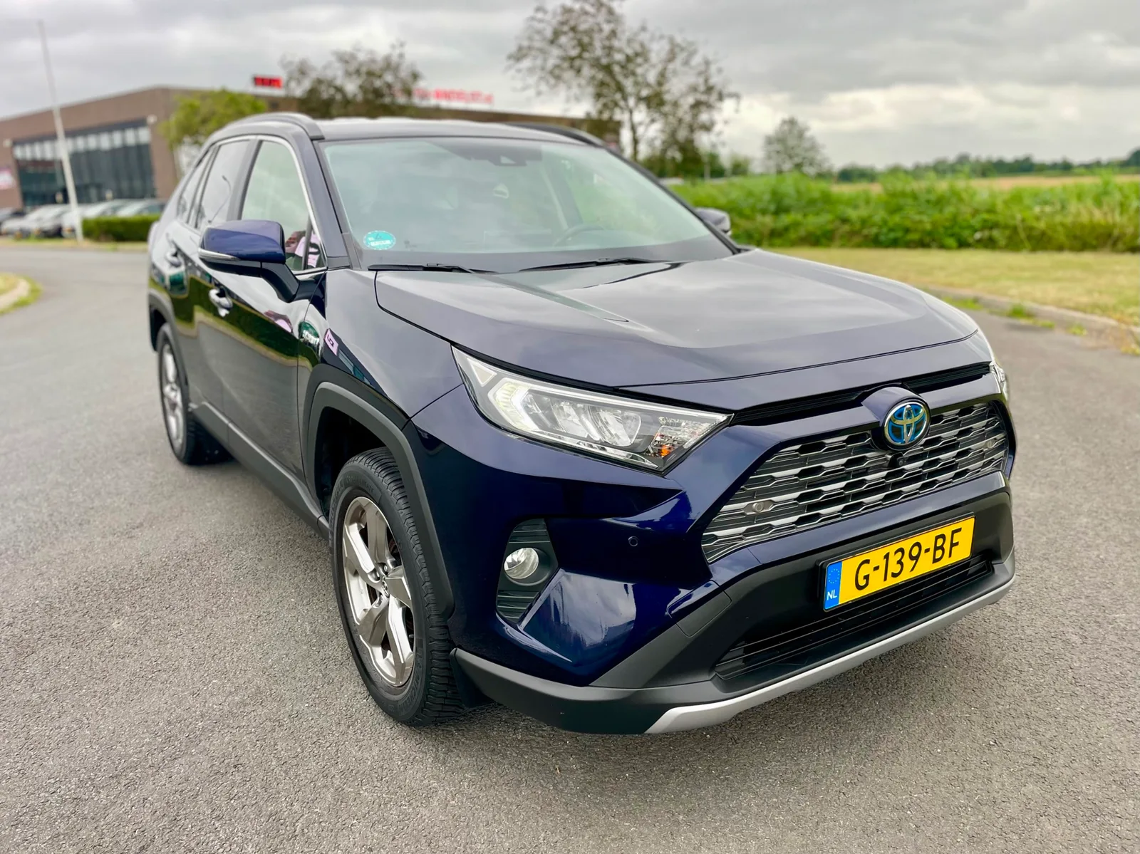 Toyota RAV4 (2019) — foto 1