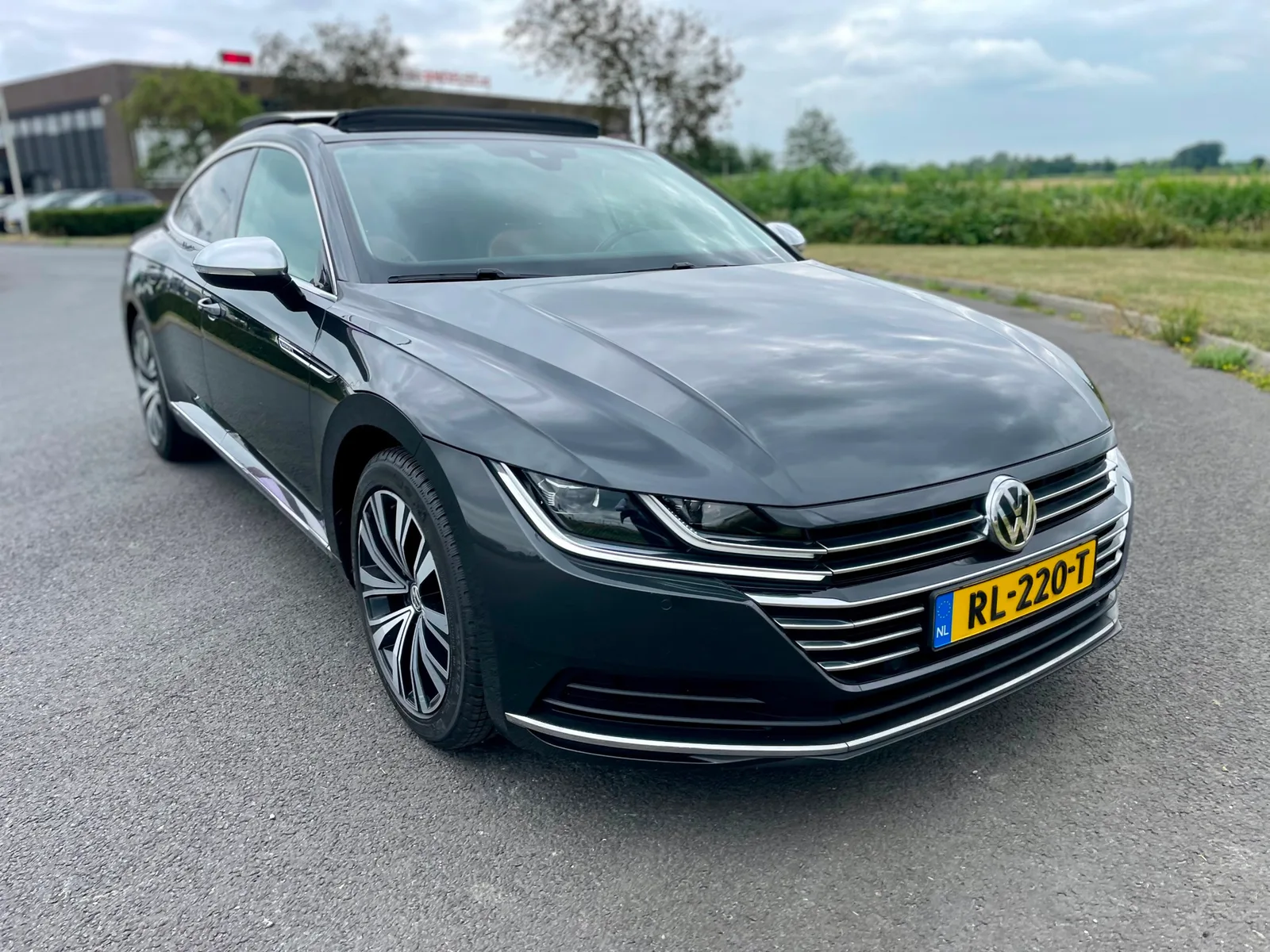 Volkswagen Arteon (2018) — foto 1