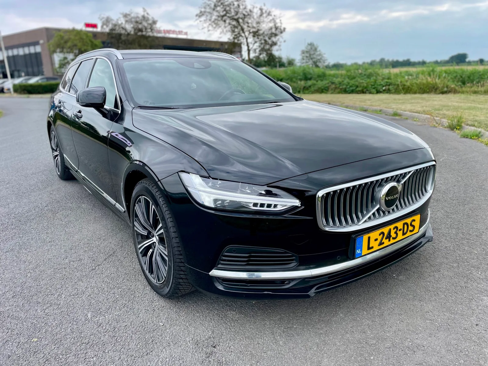 Volvo V90 (2021) — foto 1
