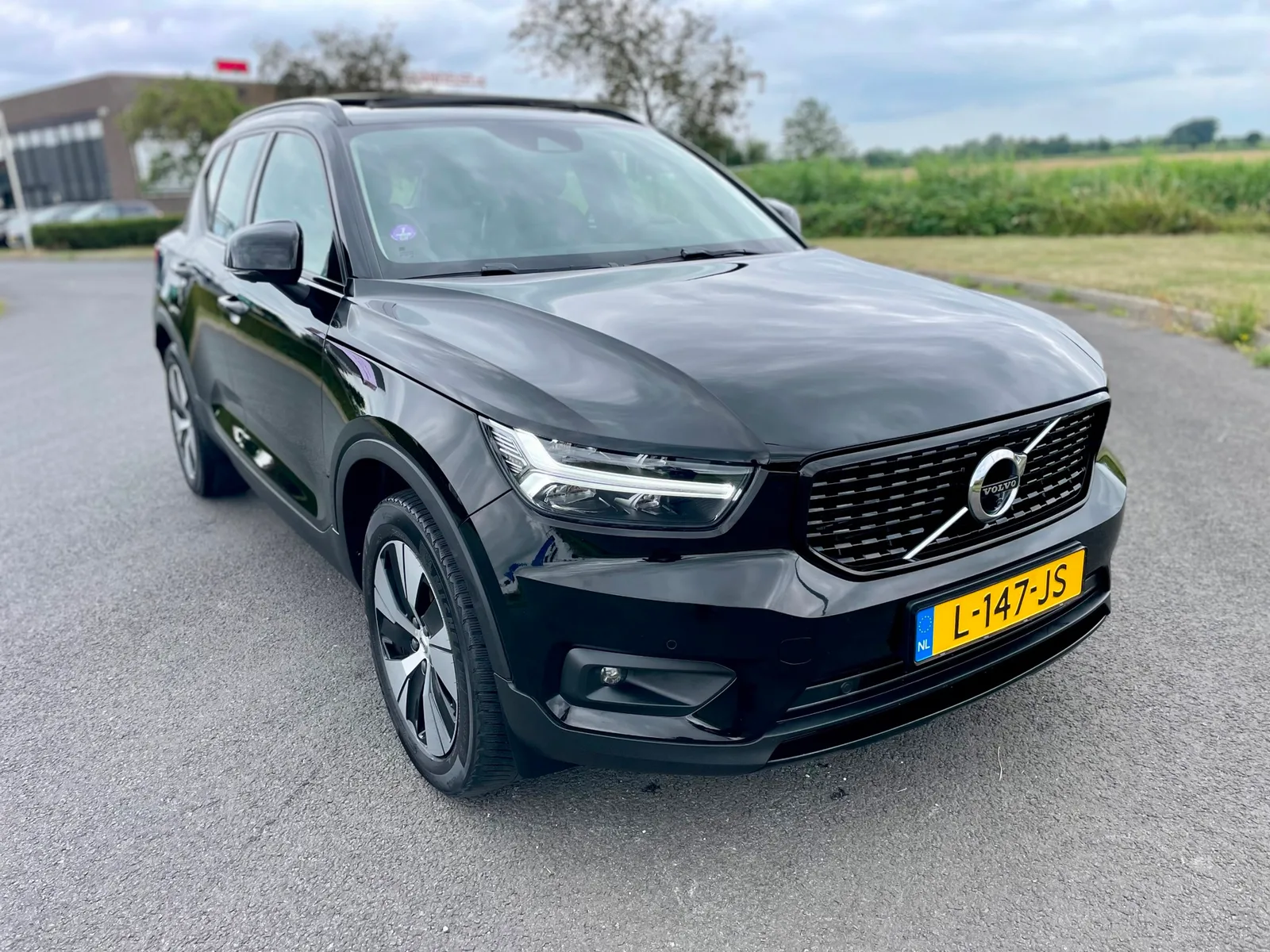 Volvo XC40 (2021) — foto 1