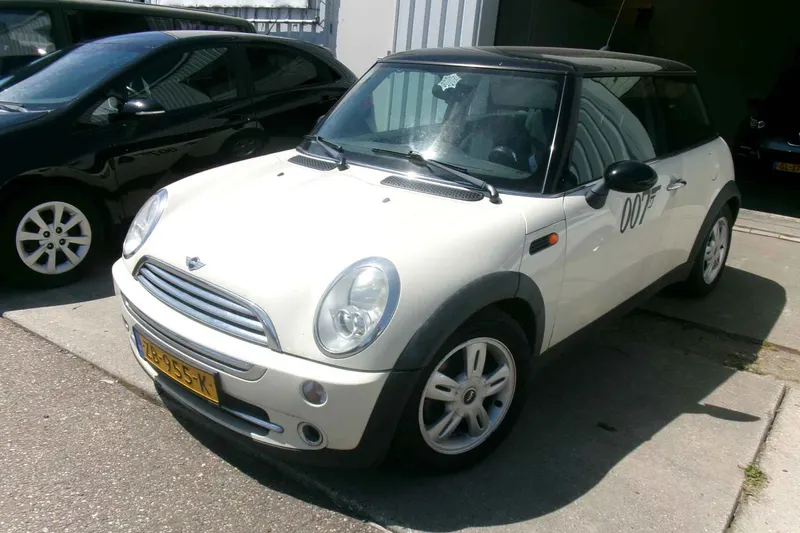 MINI Cooper (2006)