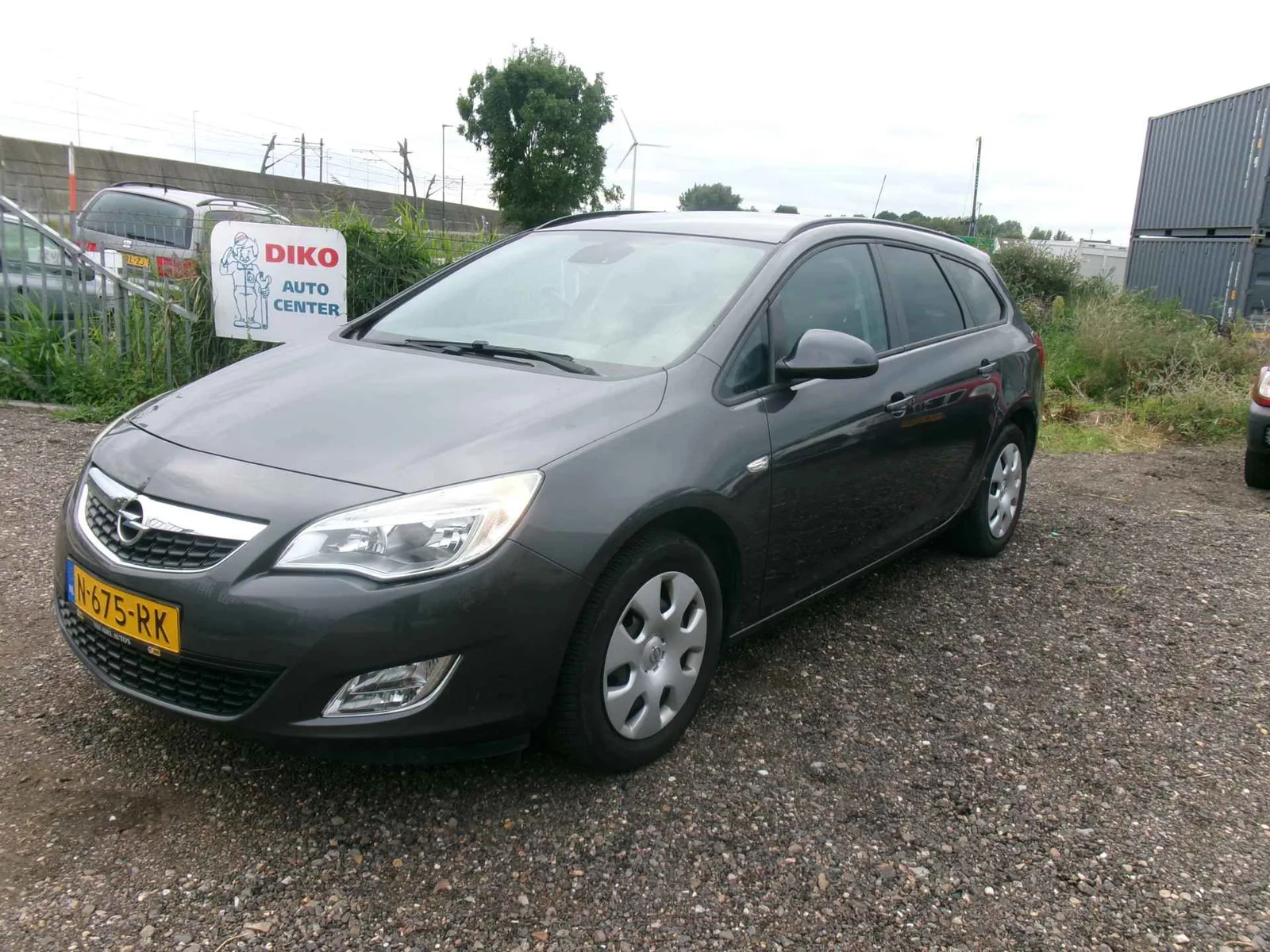 Opel Astra (2011) — foto 1