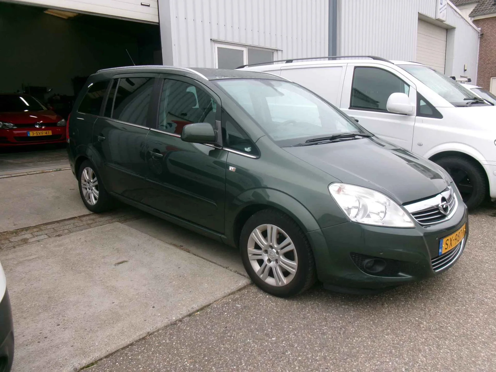 Opel Zafira (2010) — foto 1