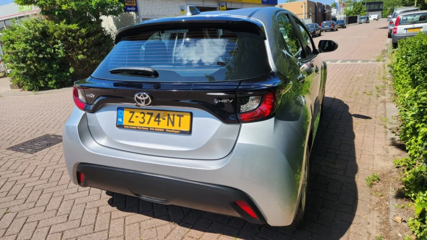 Toyota Yaris (2024) — foto 1