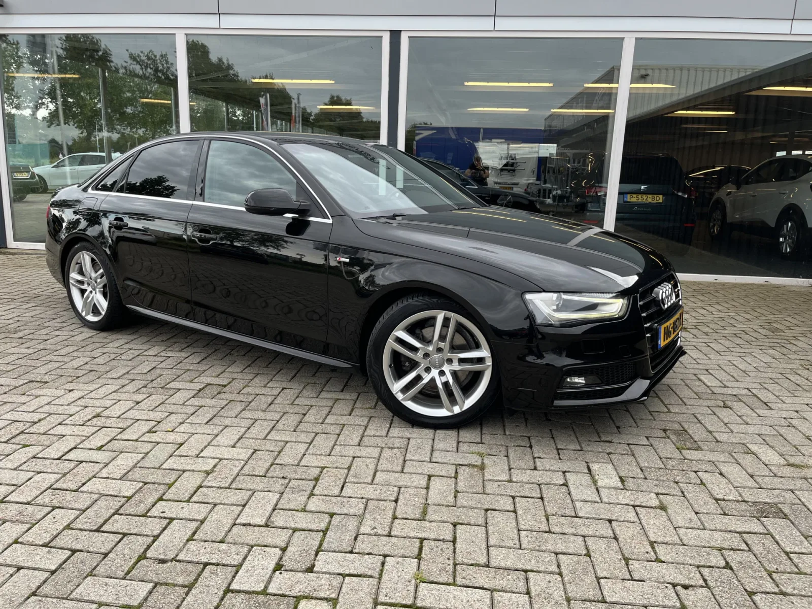 Audi A4 (2015) — foto 1