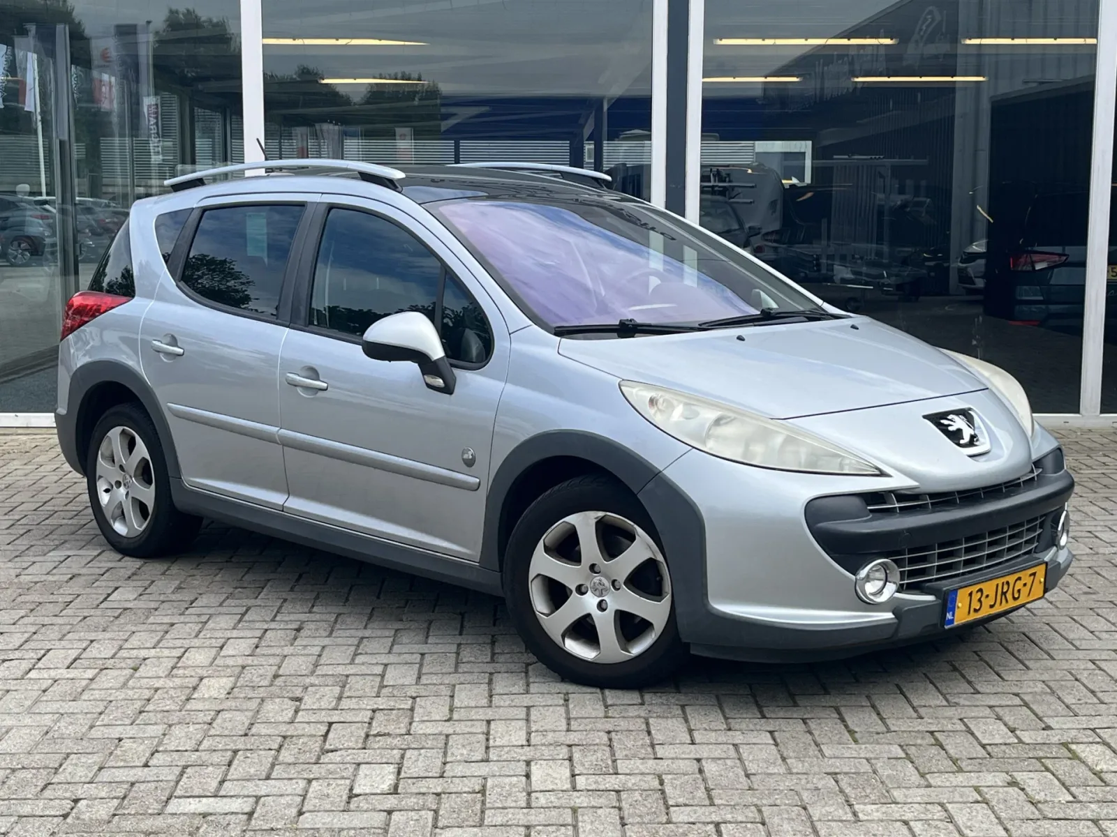 Peugeot 207 (2009) — foto 1