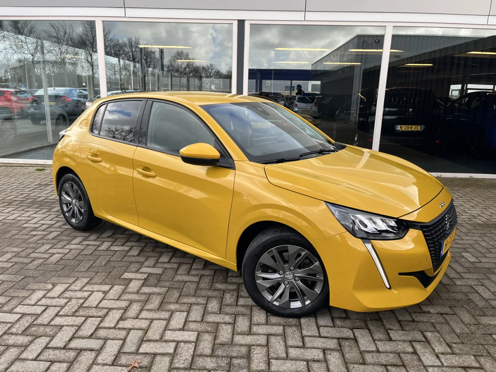 Peugeot 208 (2020) — foto 1