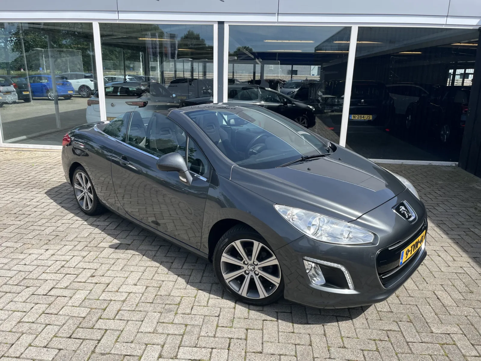 Peugeot 308 (2013) — foto 1