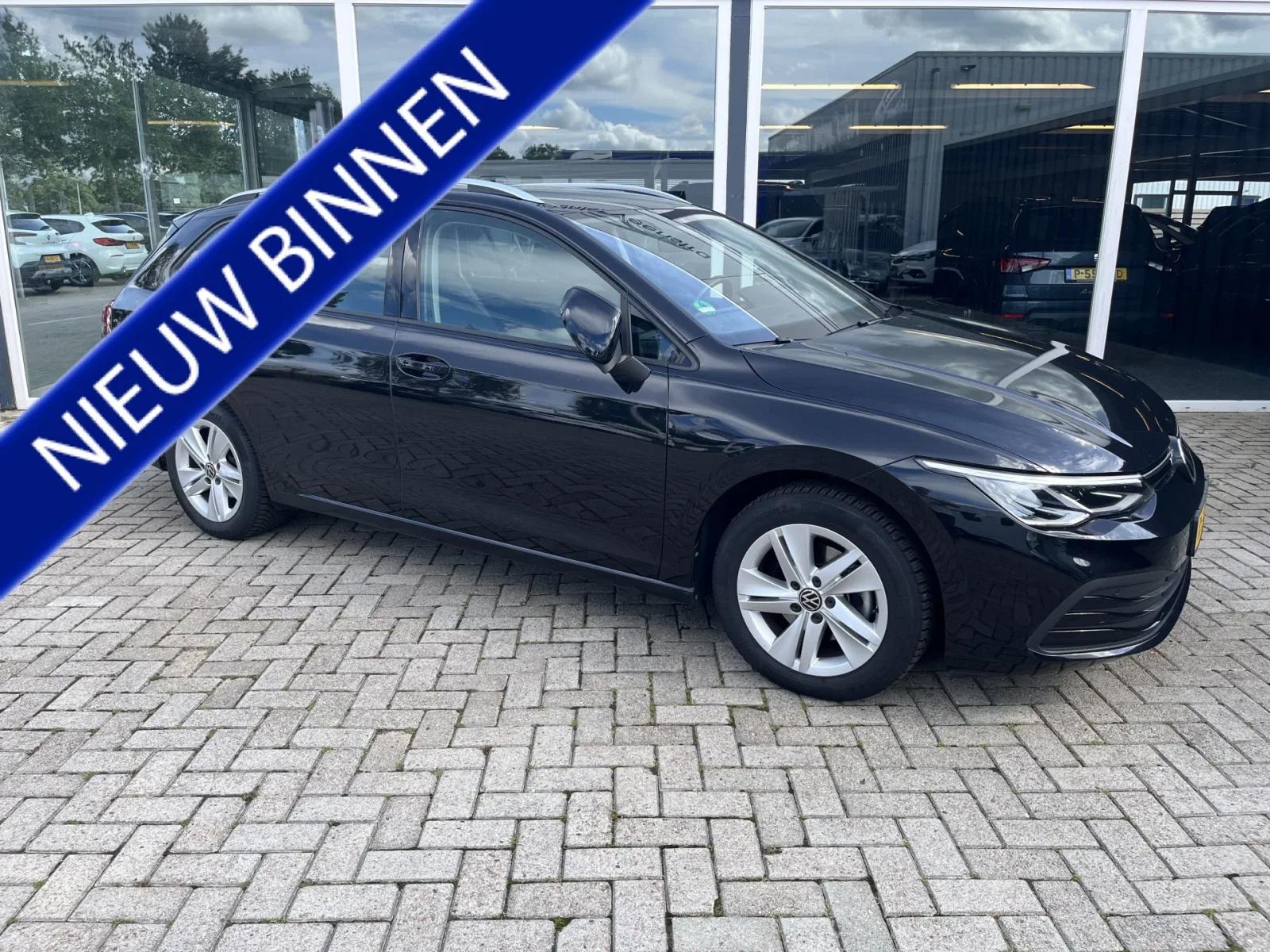 Volkswagen Golf (2022) — foto 1