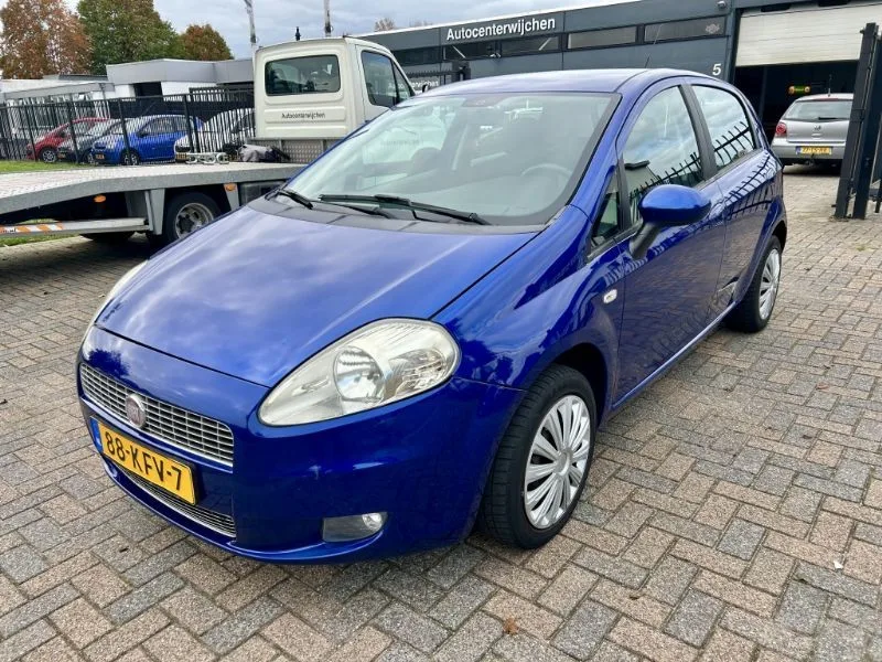 Fiat Grande Punto (2009) — foto 1