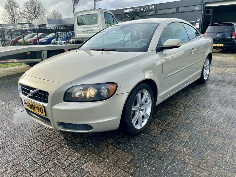 Volvo C70 (2007) — foto 1