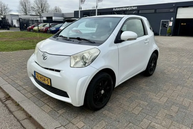 Toyota IQ (2009)