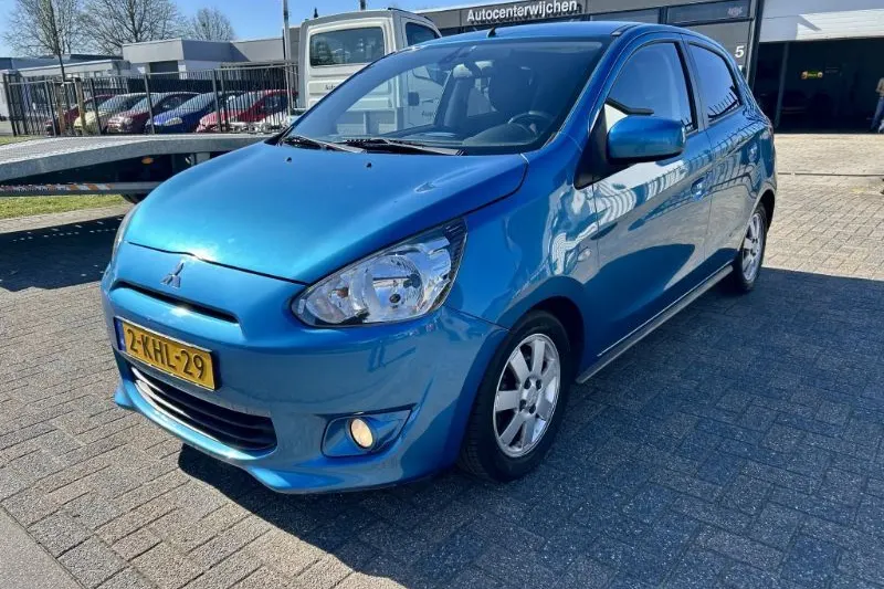 Mitsubishi Space Star (2013)