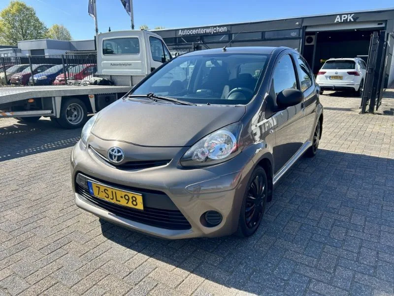 Toyota Aygo (2013) — foto 1