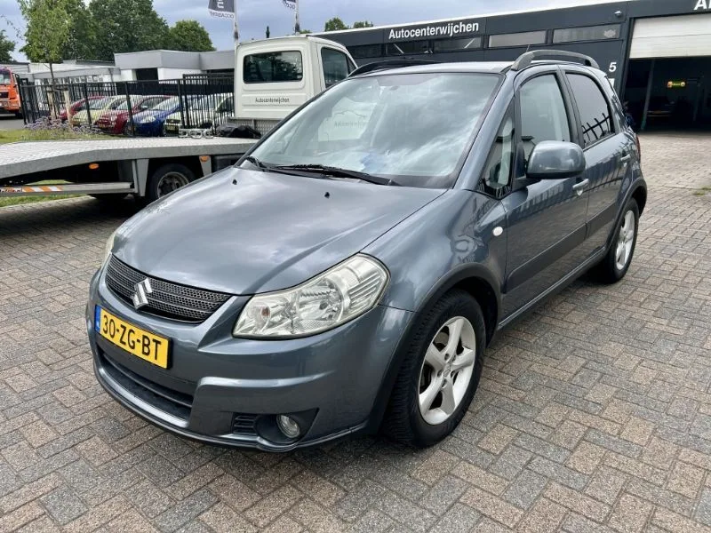 Suzuki SX4 (2008) — foto 1