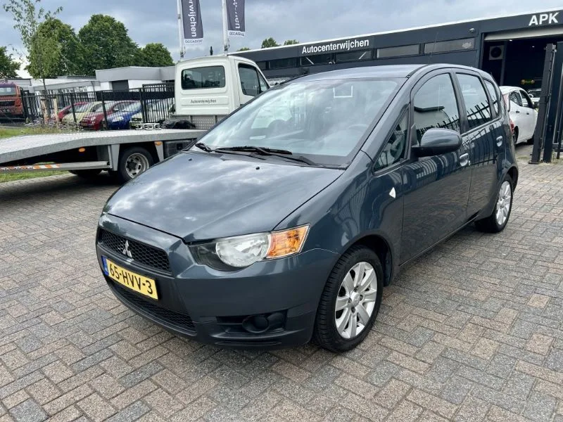 Mitsubishi Colt (2009) — foto 1