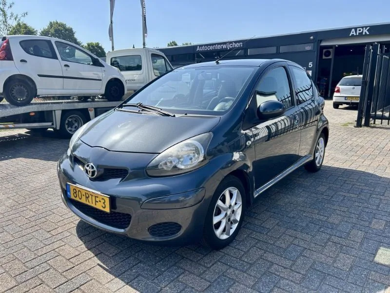 Toyota Aygo (2011) — foto 1