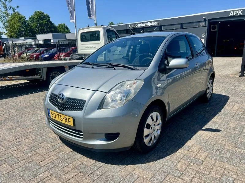 Toyota Yaris (2007) — foto 1