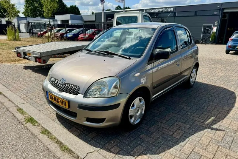 Toyota Yaris (2004)