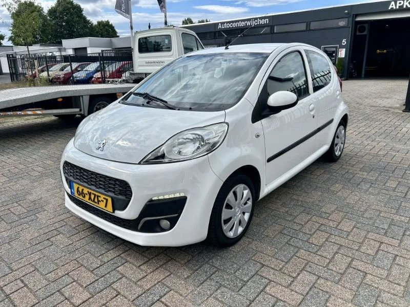 Peugeot 107 (2012) — foto 1