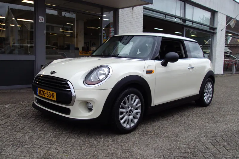 MINI One (2016)