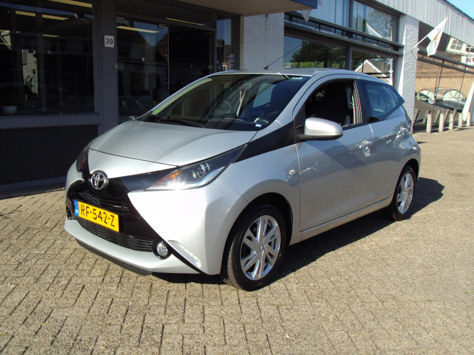 Toyota Aygo (2017) — foto 1