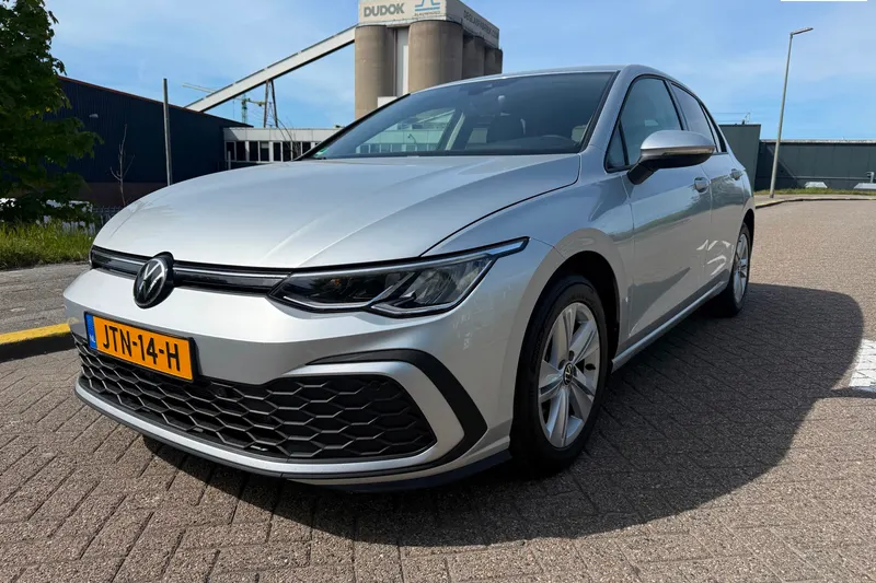 Volkswagen Golf (2023)