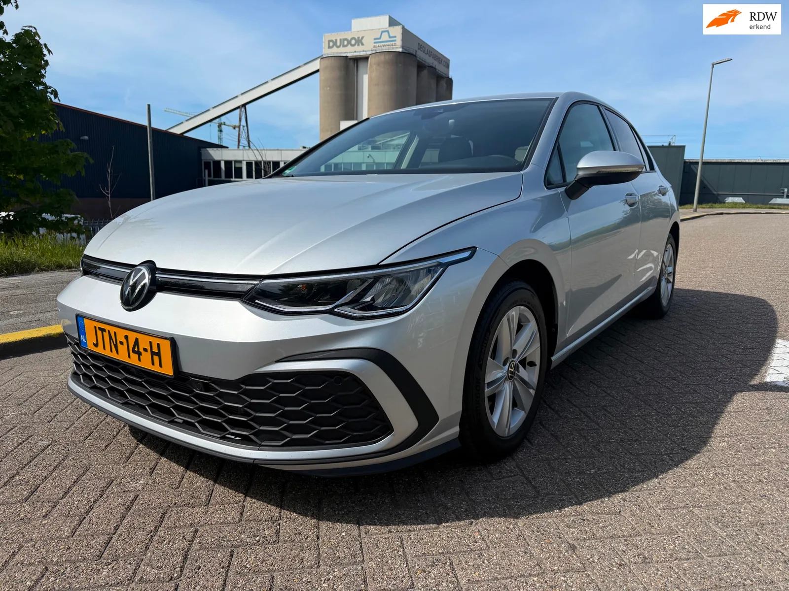 Volkswagen Golf (2023) — foto 1