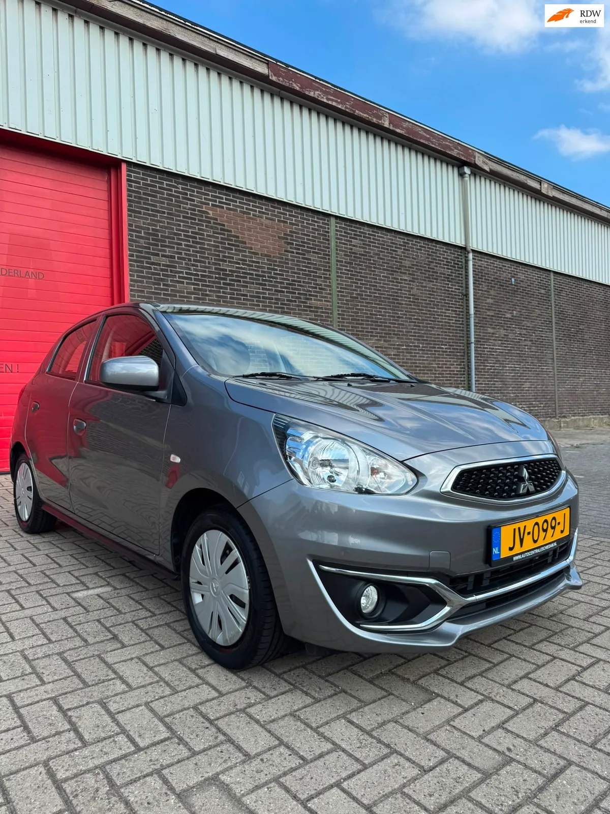 Mitsubishi Space Star (2016) — foto 1