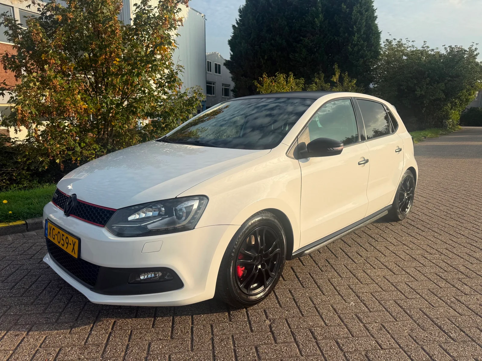Volkswagen Polo (2011) — foto 1