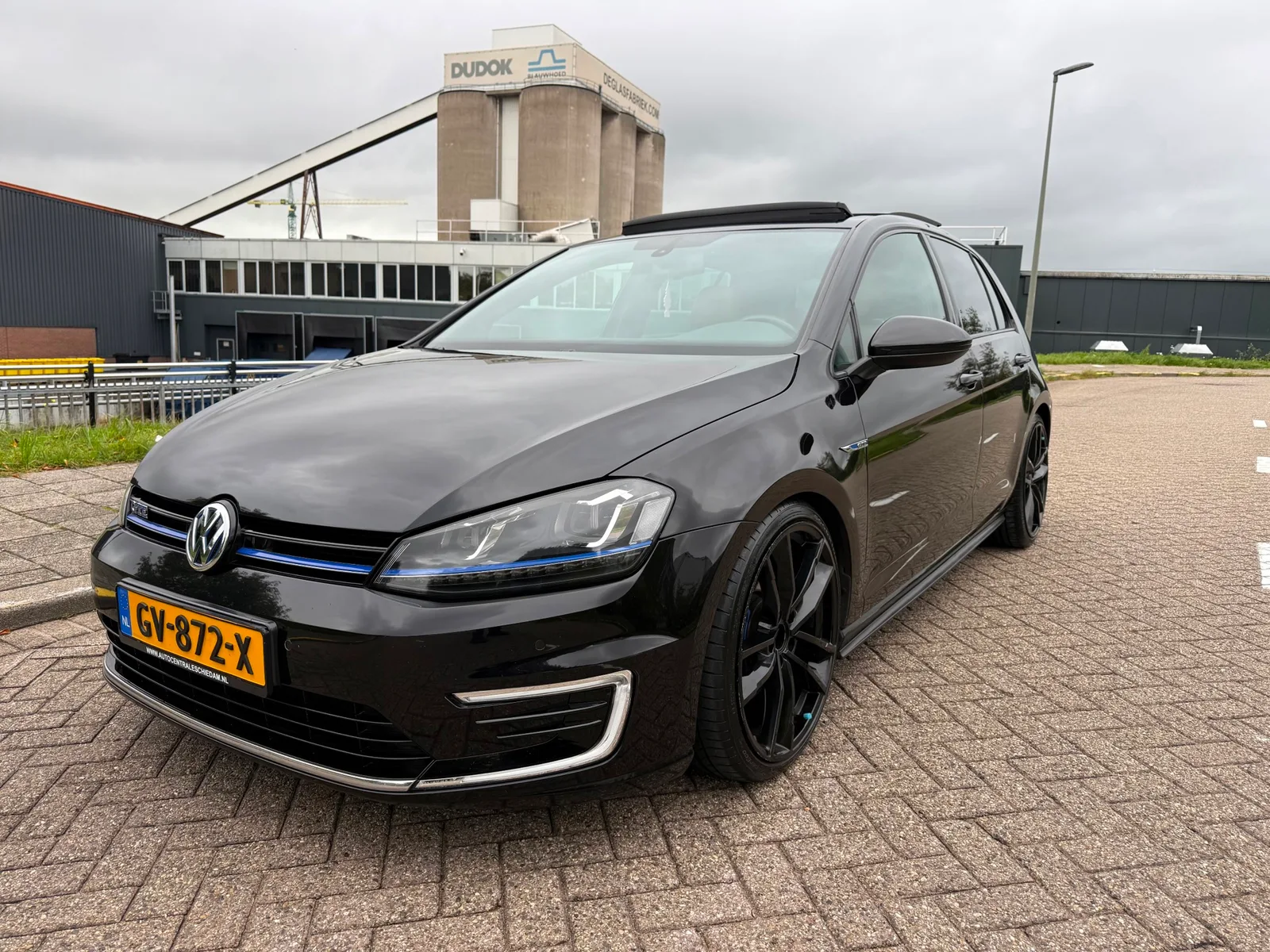 Volkswagen Golf (2015) — foto 1
