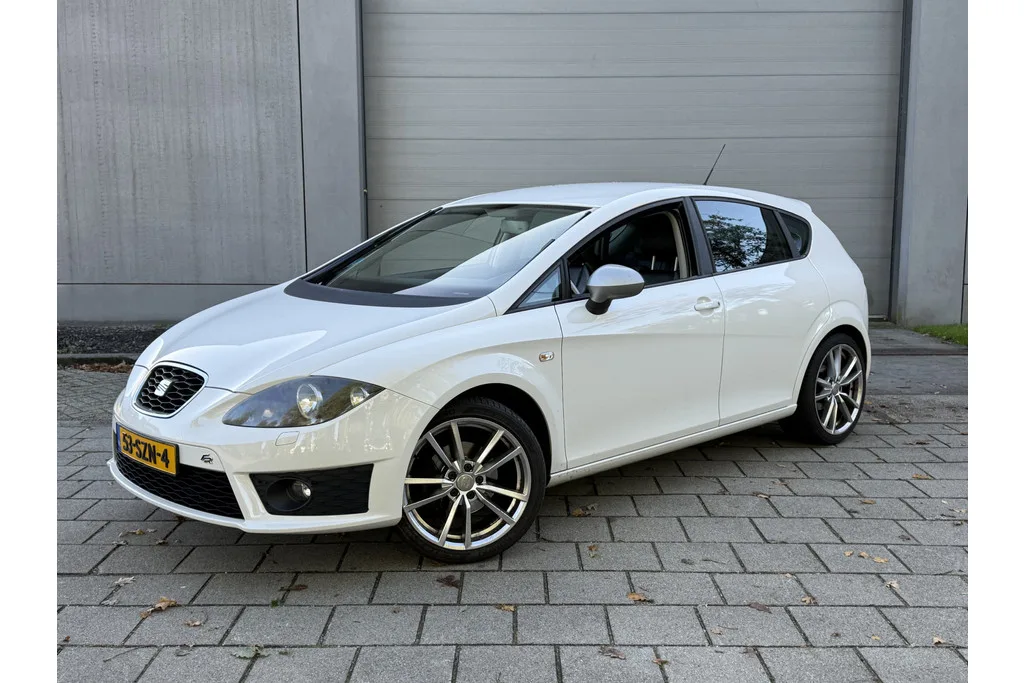 SEAT Leon (2012) — foto 1