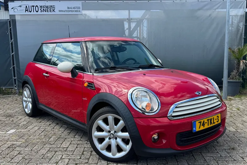 MINI One (2012)