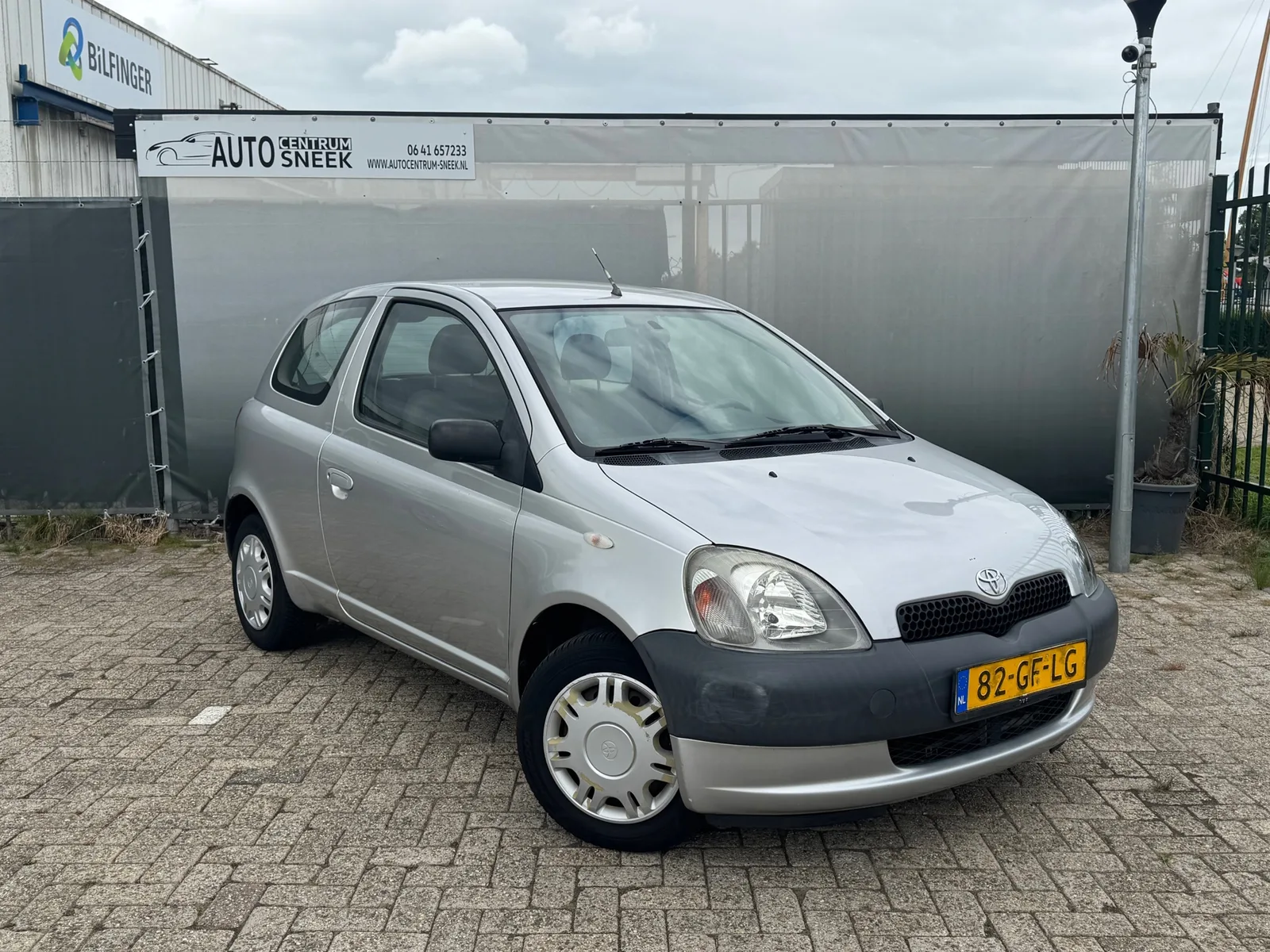 Toyota Yaris (2000) — foto 1