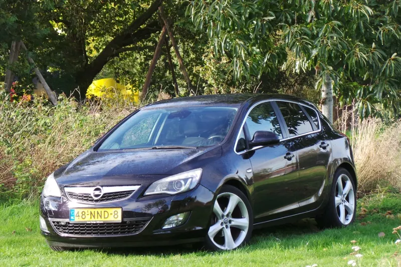 Opel Astra (2010)