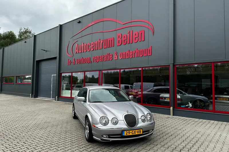 Jaguar S-Type (2001)