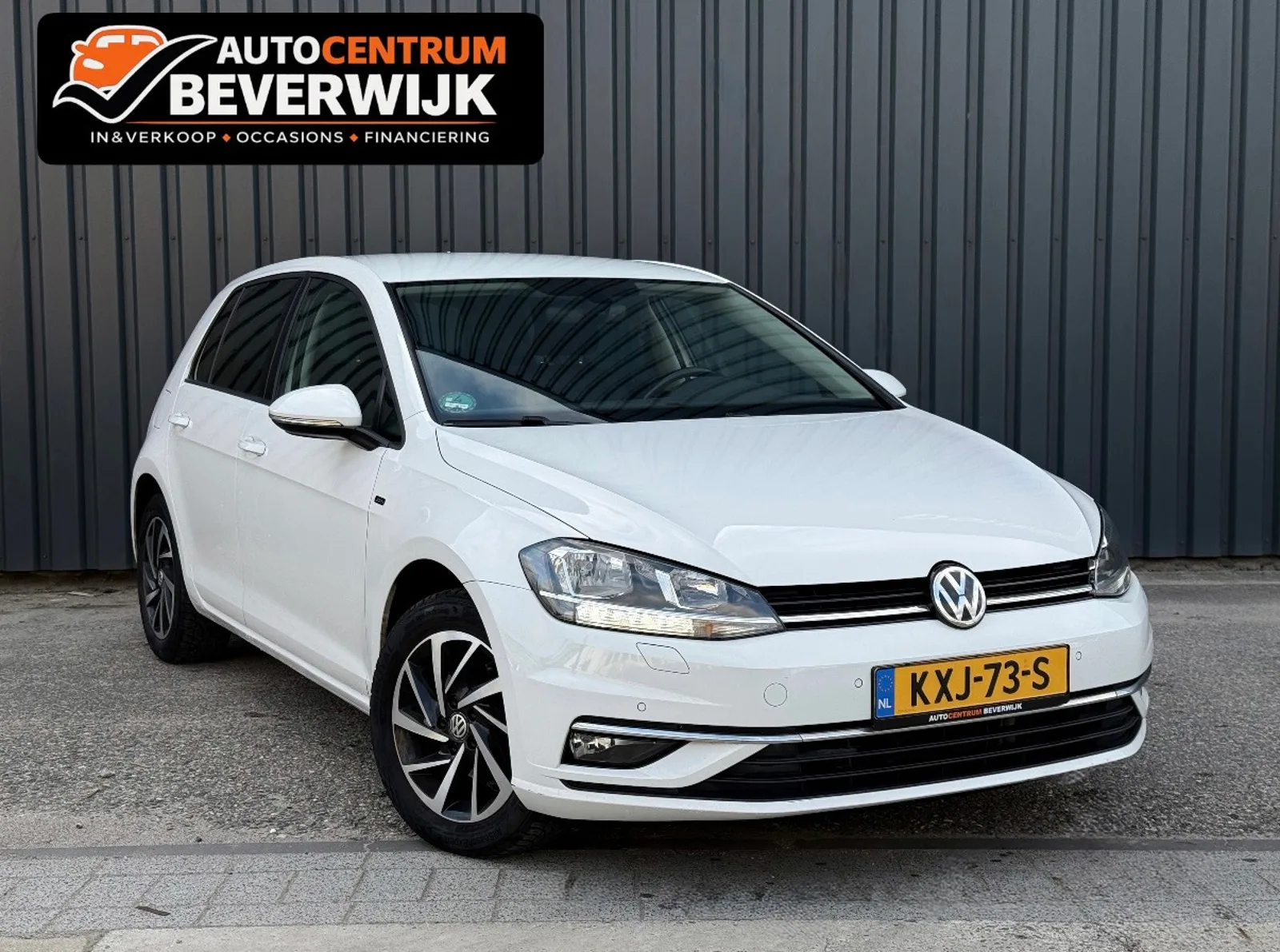 Volkswagen Golf (2019) — foto 1