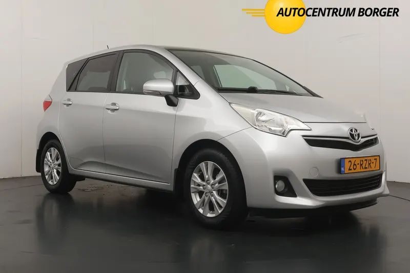 Toyota Verso-S (2011)