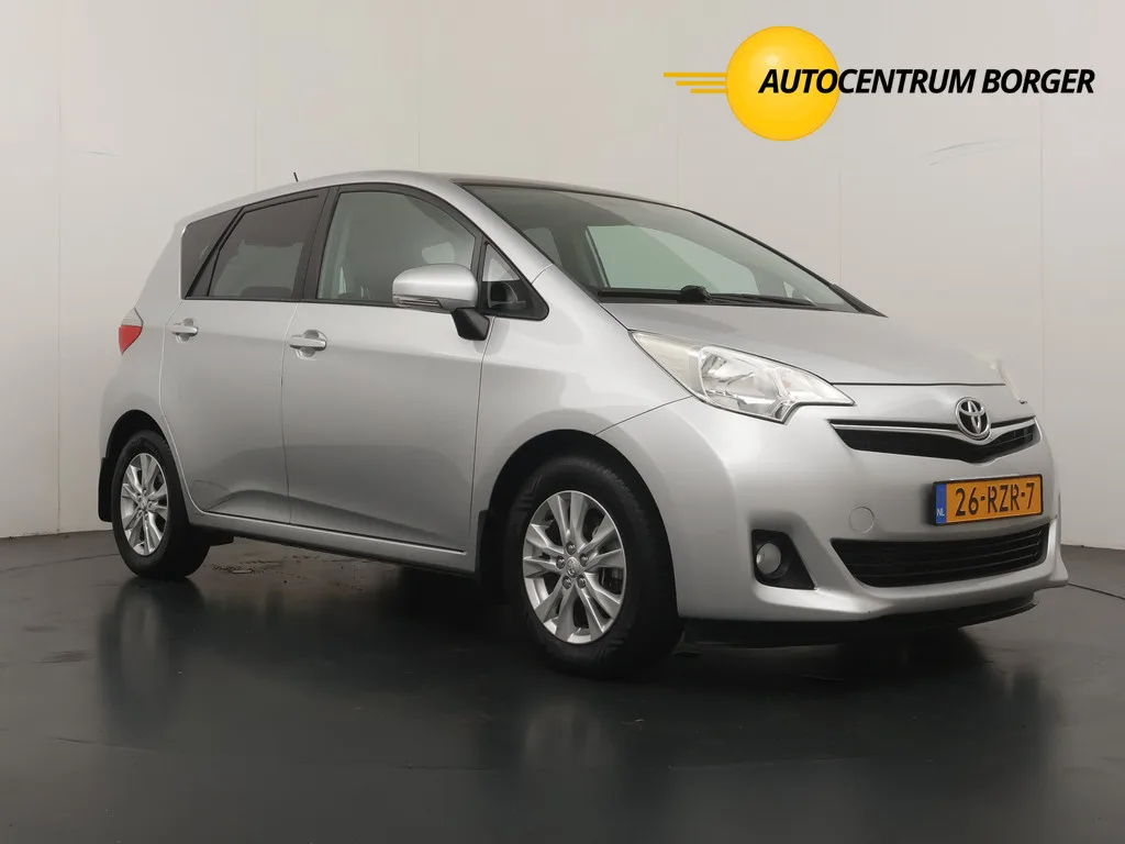 Toyota Verso-S (2011) — foto 1