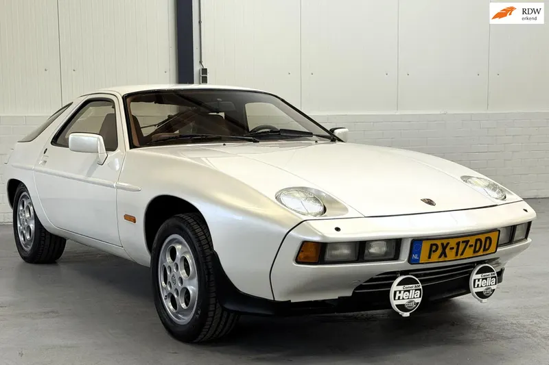 Porsche 928 (1978)
