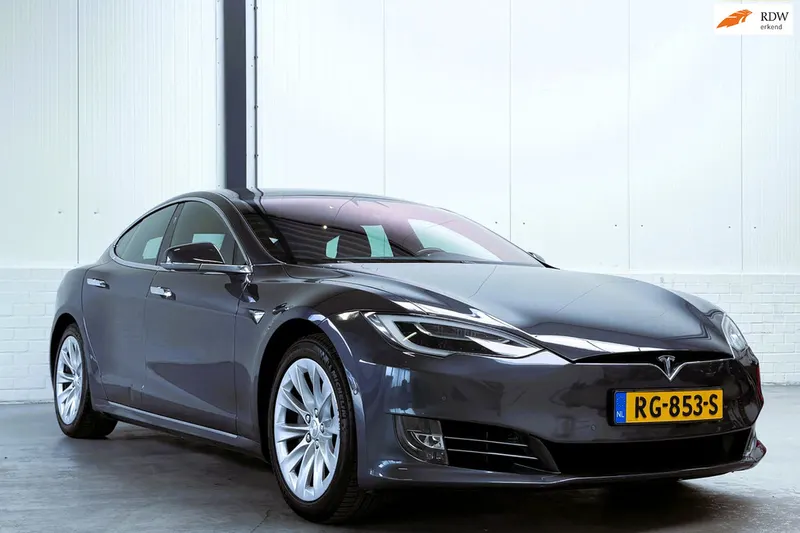Tesla Model S (2017)