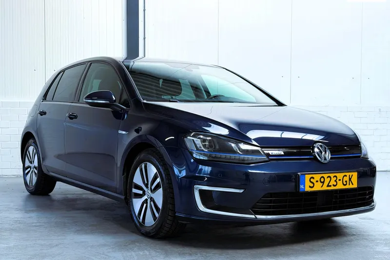 Volkswagen E-Golf (2015)