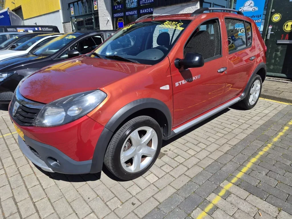 Dacia Sandero (2010) — foto 1