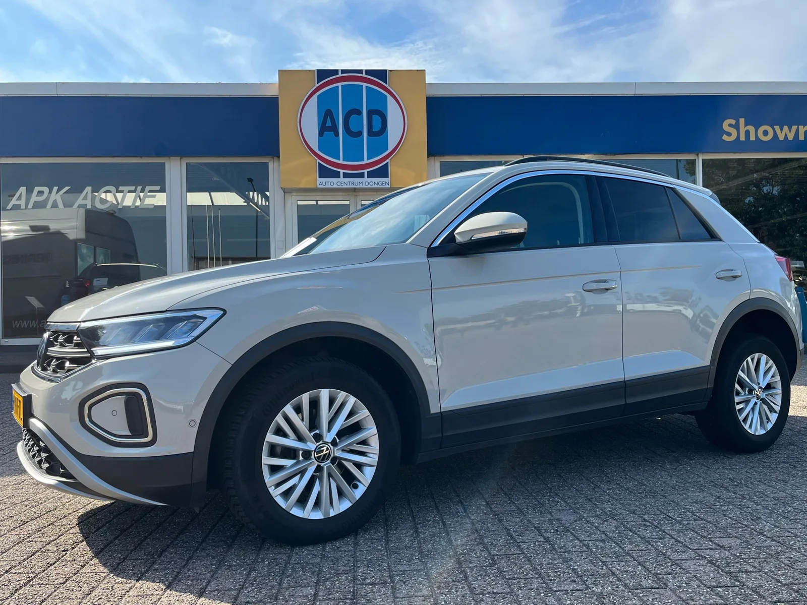 Volkswagen T-Roc (2022) — foto 1