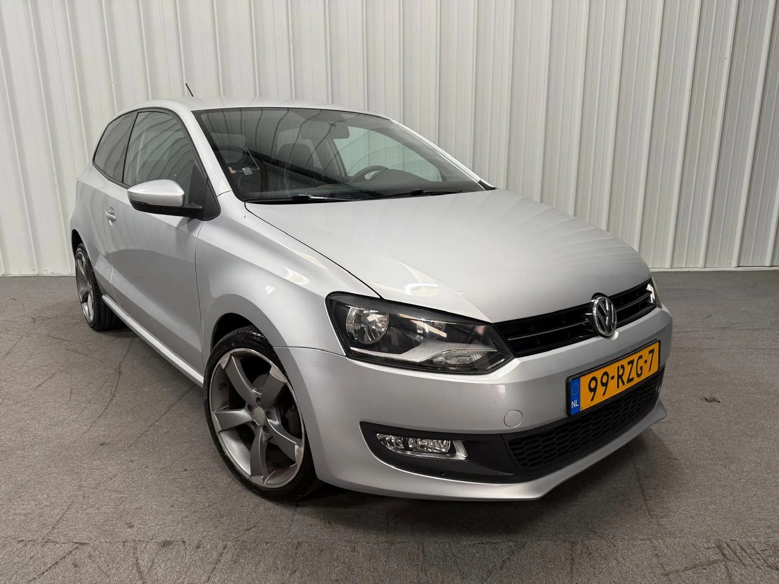 Volkswagen Polo (2011) — foto 1