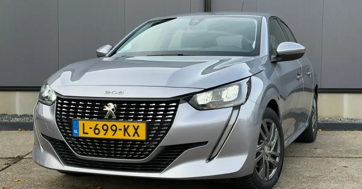 Peugeot 208 (2021) — foto 1