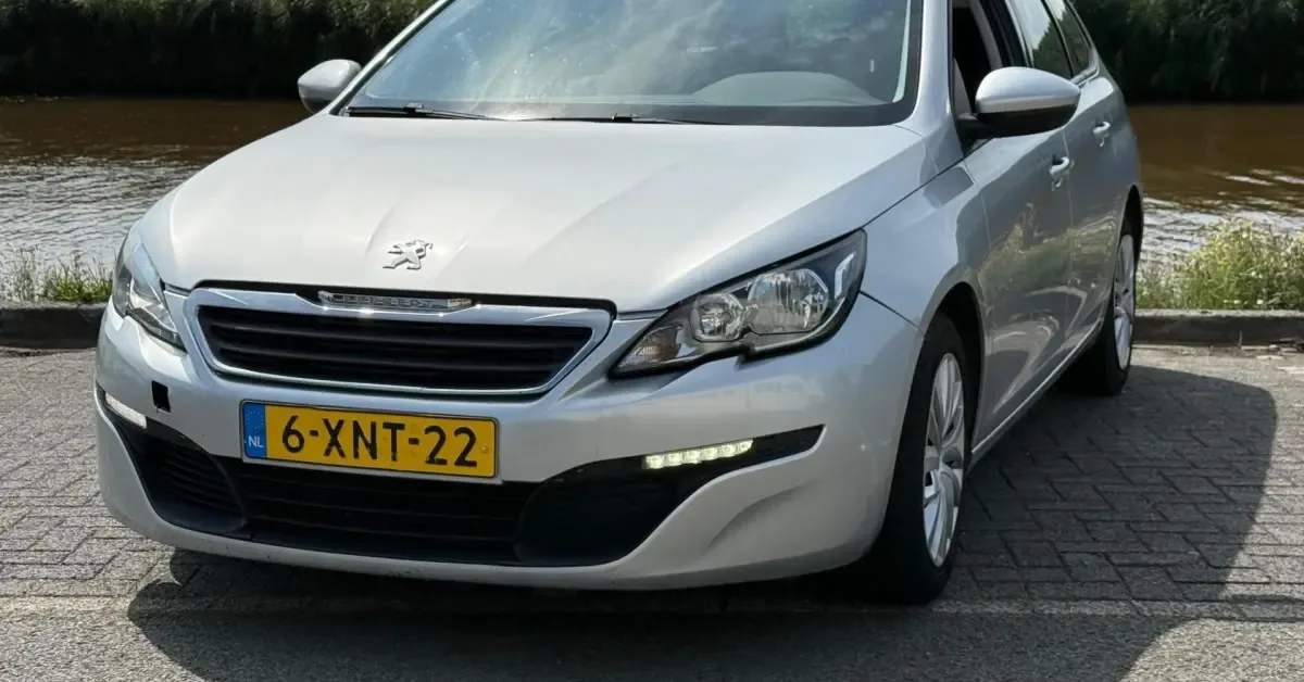 Peugeot 308 (2014) — foto 1