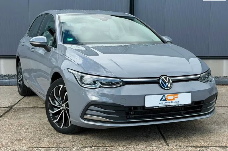 Volkswagen Golf (2023)